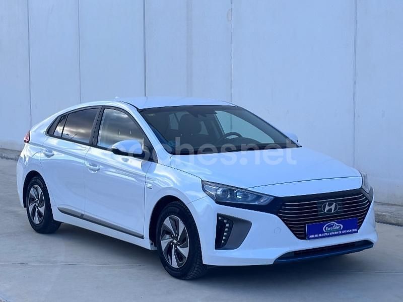 Usado Hyundai Ioniq 141 CV (103 kW) 2018 Blanco Utilitario