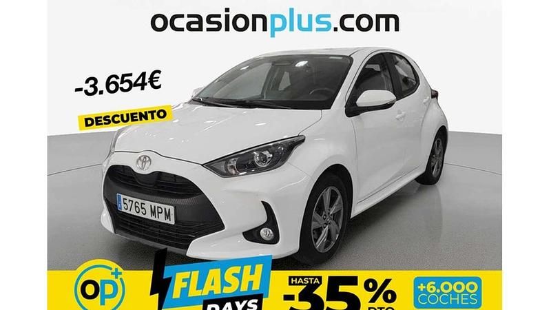 Usado Toyota Yaris Hybrid Active 116 CV (85 kW) 2024 Blanco Utilitario