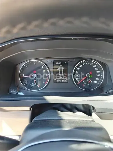Usado VW California Beach 150 CV (110 kW) 2018 Amarillo Van