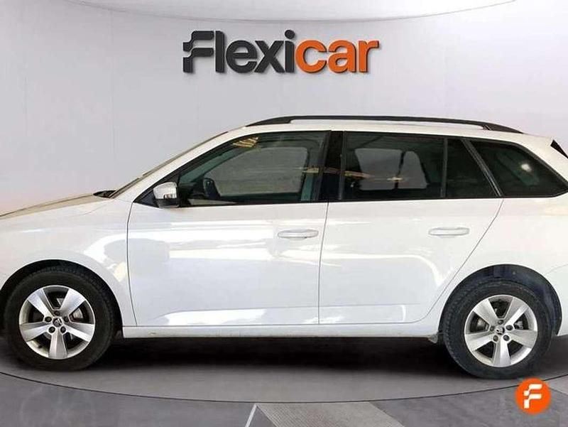 Usado Skoda Fabia Active 95 CV (69 kW) 2019 Blanco Utilitario