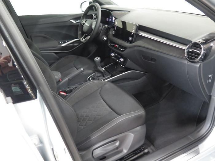 Nuevo Skoda Fabia 95 CV (69 kW) 2025 Gris plata Utilitario