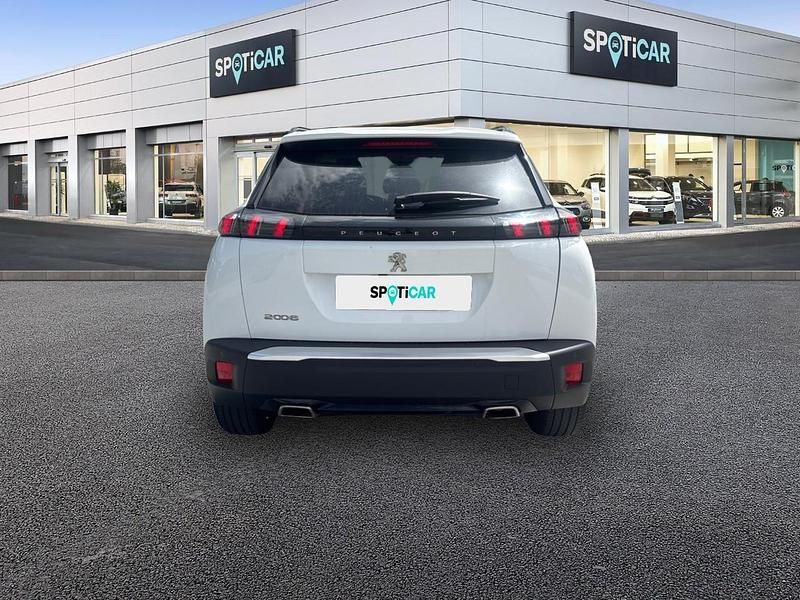 Usado Peugeot 2008 Allure 130 CV (95 kW) 2021 Blanco SUV