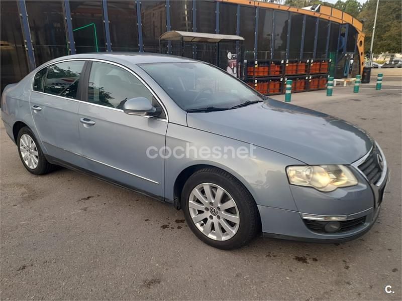 Gris / plata Usado 2008 VW Passat Advance Berlina | 5990 € (Precio justo) - Imagen 1/4