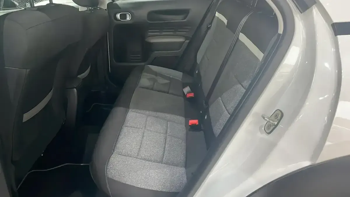 Usado Citroën C4 Cactus Feel 110 CV (80 kW) 2020 Blanco Utilitario