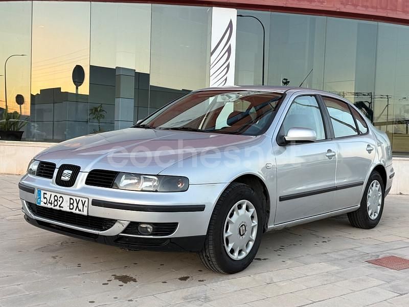 Gris / plata Usado 2002 Seat Toledo Stella Berlina | 2299 € (Precio justo) - Imagen 1/4