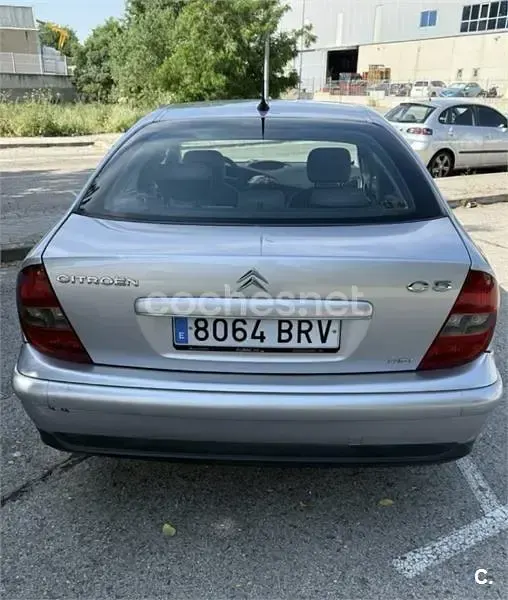 Usado Citroën C5 110 CV (80 kW) 2002 Gris / plata Berlina
