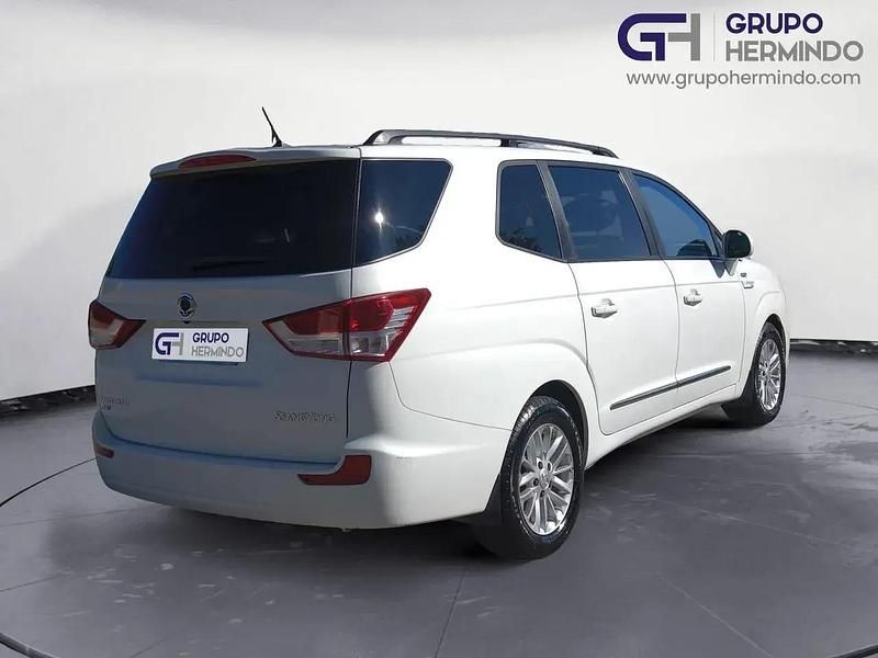 Usado SsangYong Rodius 155 CV (114 kW) 2014 Blanco Monovolumen