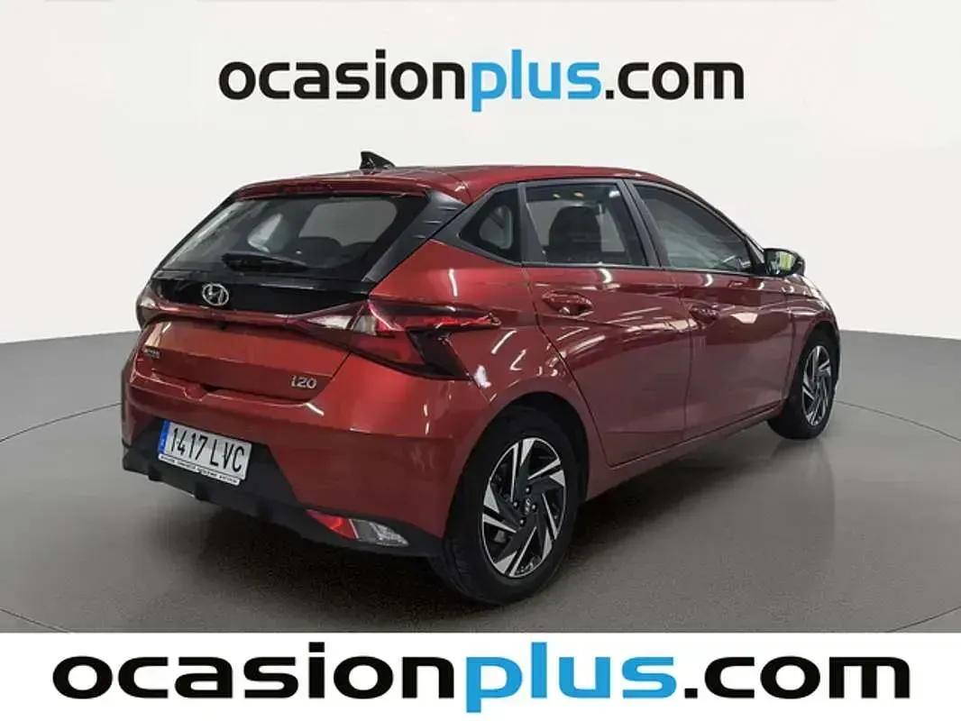 Usado Hyundai i20 101 CV (74 kW) 2021 Rojo Utilitario
