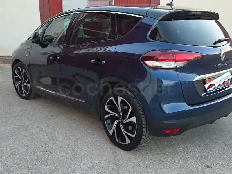 Usado Renault Scénic Intens 140 CV (102 kW) 2018 Azul Monovolumen