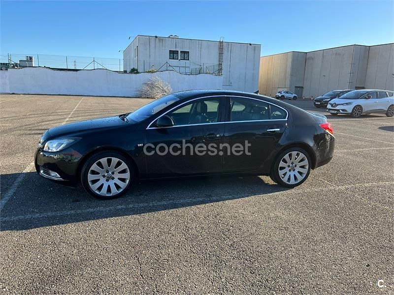 Usado Opel Insignia Sportive 195 CV (143 kW) 2012 Negro Berlina