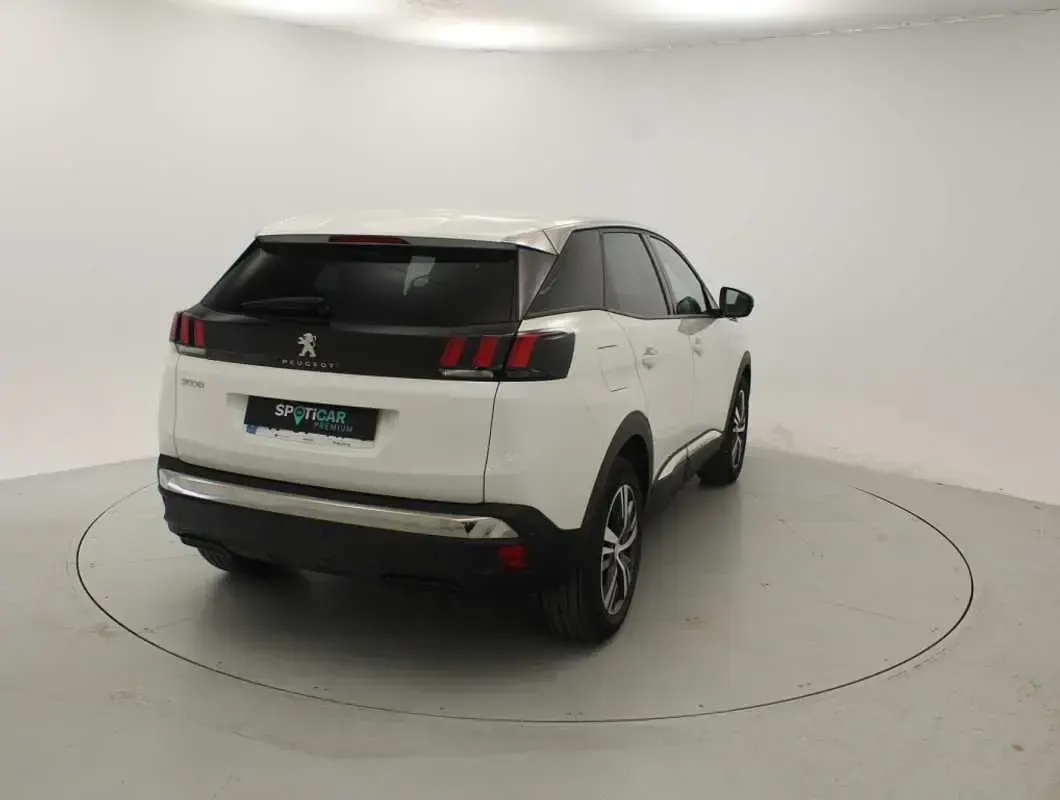 Używany Peugeot 3008 Allure 131 KM (96 kW) 2023 SUV