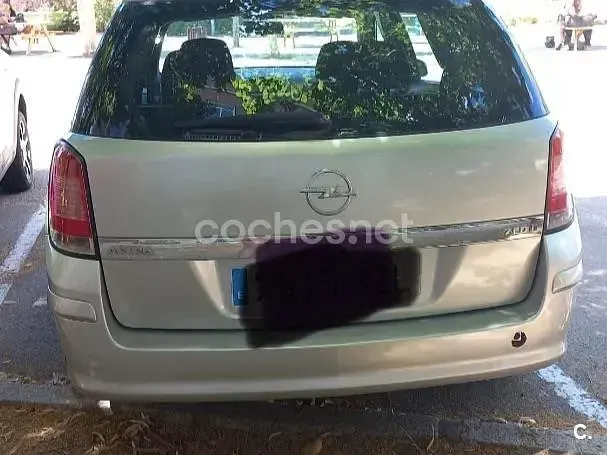Usado Opel Astra Enjoy 100 CV (73 kW) 2006 Blanco Familiar