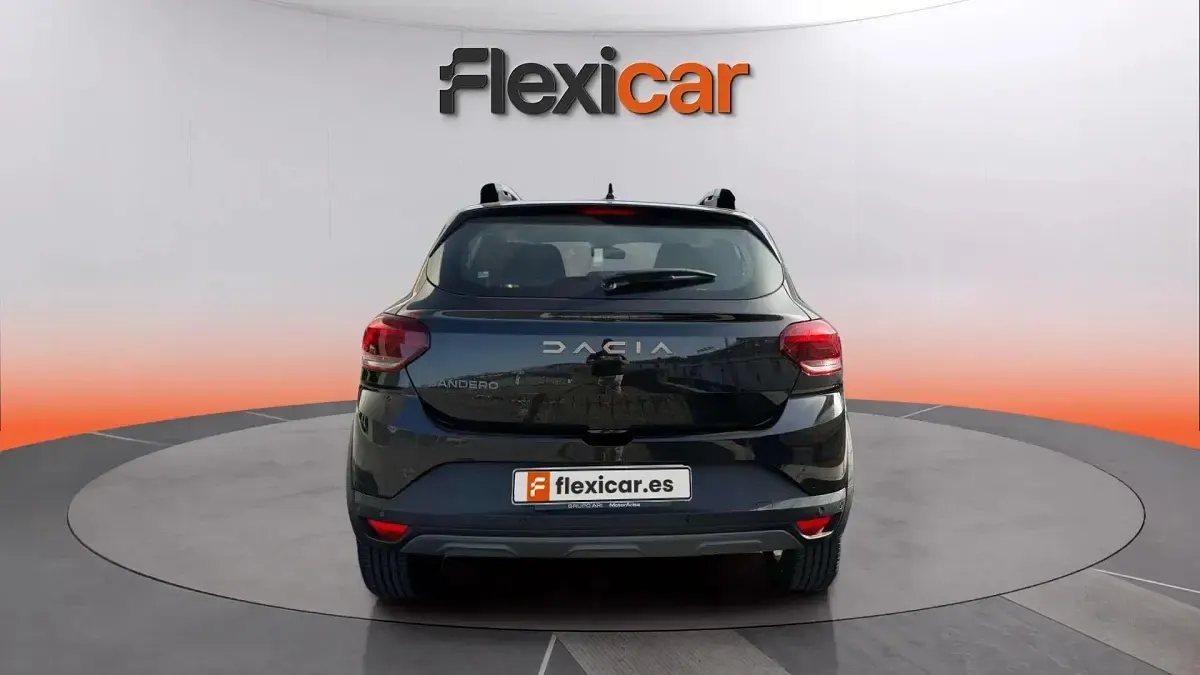 Usado Dacia Sandero Expression 101 CV (74 kW) 2025 Negro Berlina