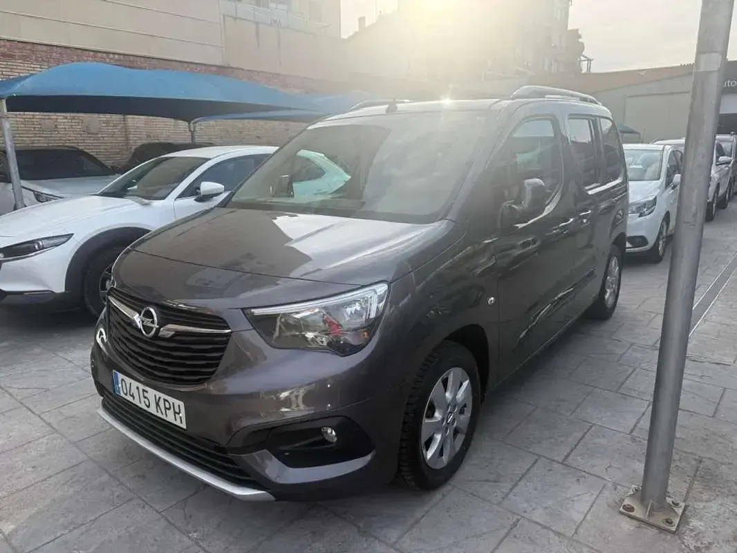 Usado Opel Combo Life Selective 131 CV (96 kW) 2018 Gris Monovolumen