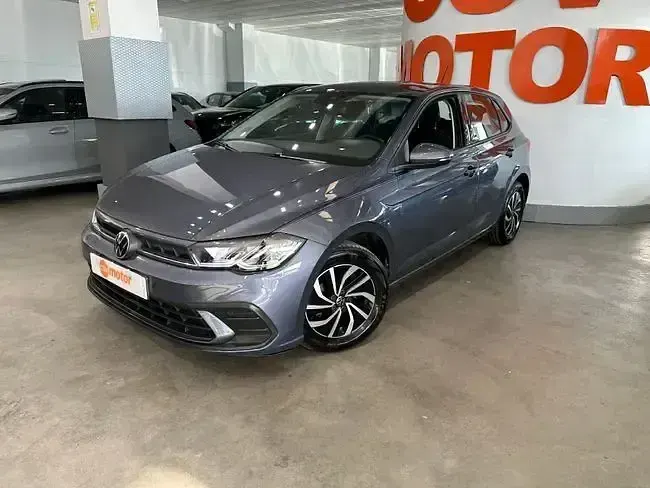 Begagnad VW Polo Life 95 HK (69 kW) 2022 Grå Halvkombi