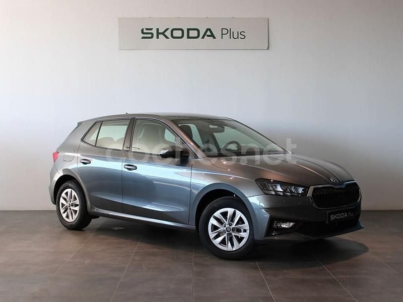 Gris / plata Nuevo 2025 Skoda Fabia Berlina | 19.500 € (Precio justo) - Imagen 1/4