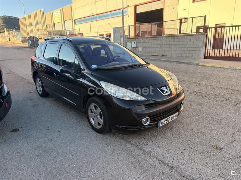 Usado Peugeot 207 95 CV (69 kW) 2008 Negro Familiar
