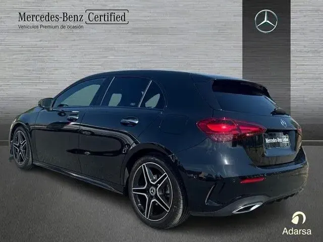 Usado Mercedes A180 136 CV (100 kW) 2026 Negro cosmos