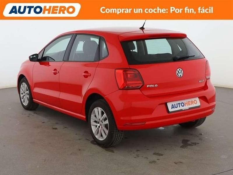 Usado VW Polo 75 CV (55 kW) 2017 Rojo Berlina