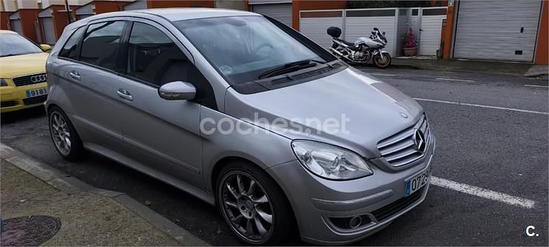 Usado Mercedes B180 109 CV (80 kW) 2005 Gris / plata Monovolumen