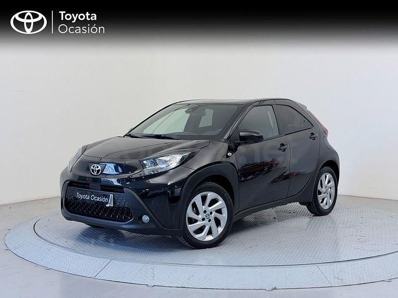 Usado Toyota Aygo X Play 72 CV (52 kW) 2025 Negro SUV
