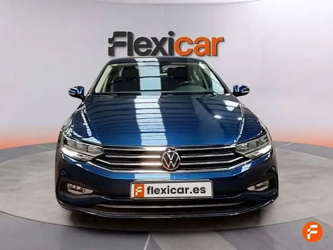 Usado VW Passat 122 CV (89 kW) 2020 Azul Berlina