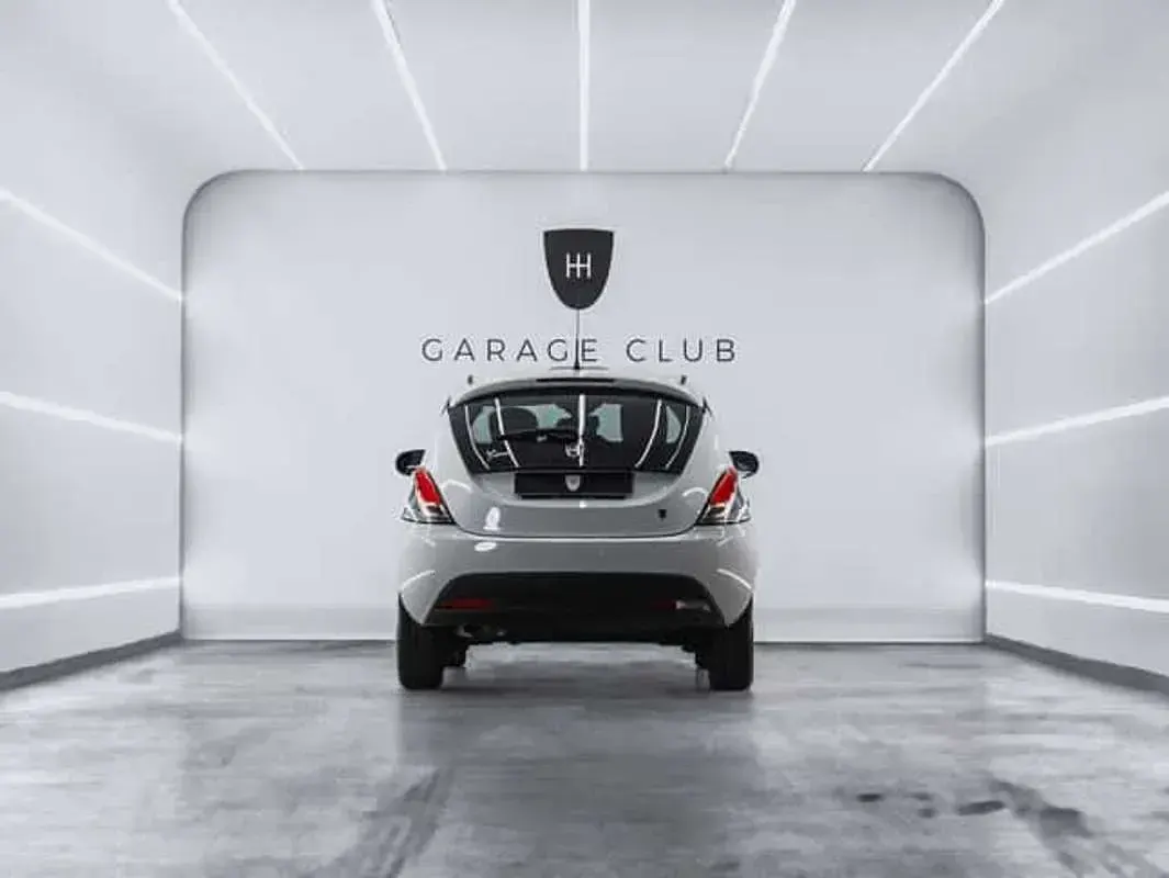 Usado Lancia Ypsilon Gold 69 CV (50 kW) 2013 Utilitario