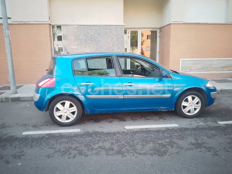 Usado Renault Mégane Authentique 98 CV (72 kW) 2004 Azul Berlina