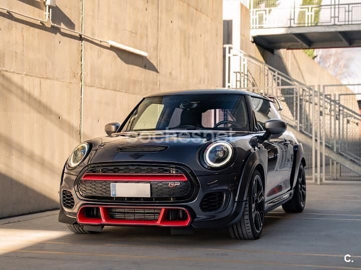Usado Mini John Cooper Works 306 CV (225 kW) 2021 Gris / plata Utilitario