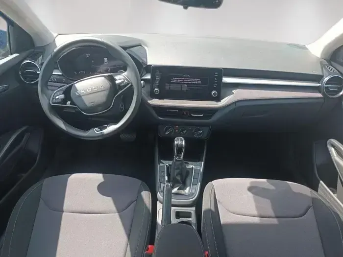 Usado Skoda Fabia Selection 115 CV (84 kW) 2025 Azul Utilitario