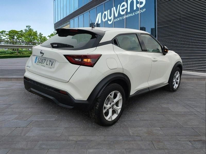 Usado Nissan Juke Acenta 114 CV (83 kW) 2021 Oro SUV