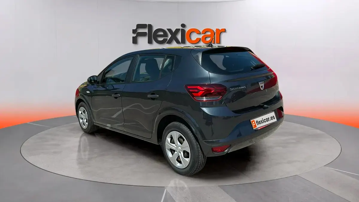 Usado Dacia Sandero Essentiel 101 CV (74 kW) 2021 Gris Berlina