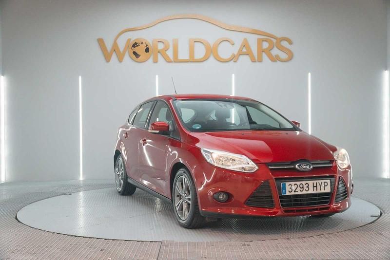 Usado Ford Focus S 125 CV (91 kW) 2014 Granate Utilitario