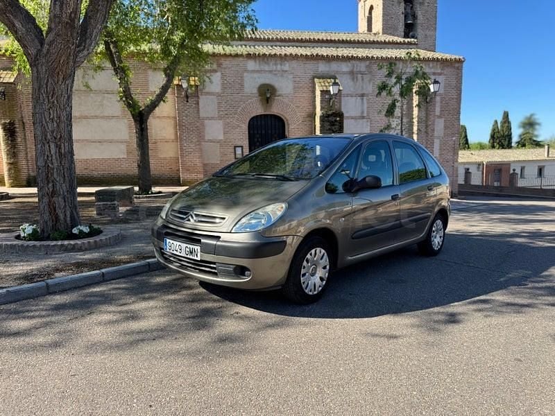 Usado Citroën Xsara Picasso Exclusive 92 CV (67 kW) 2009 Beige Monovolumen