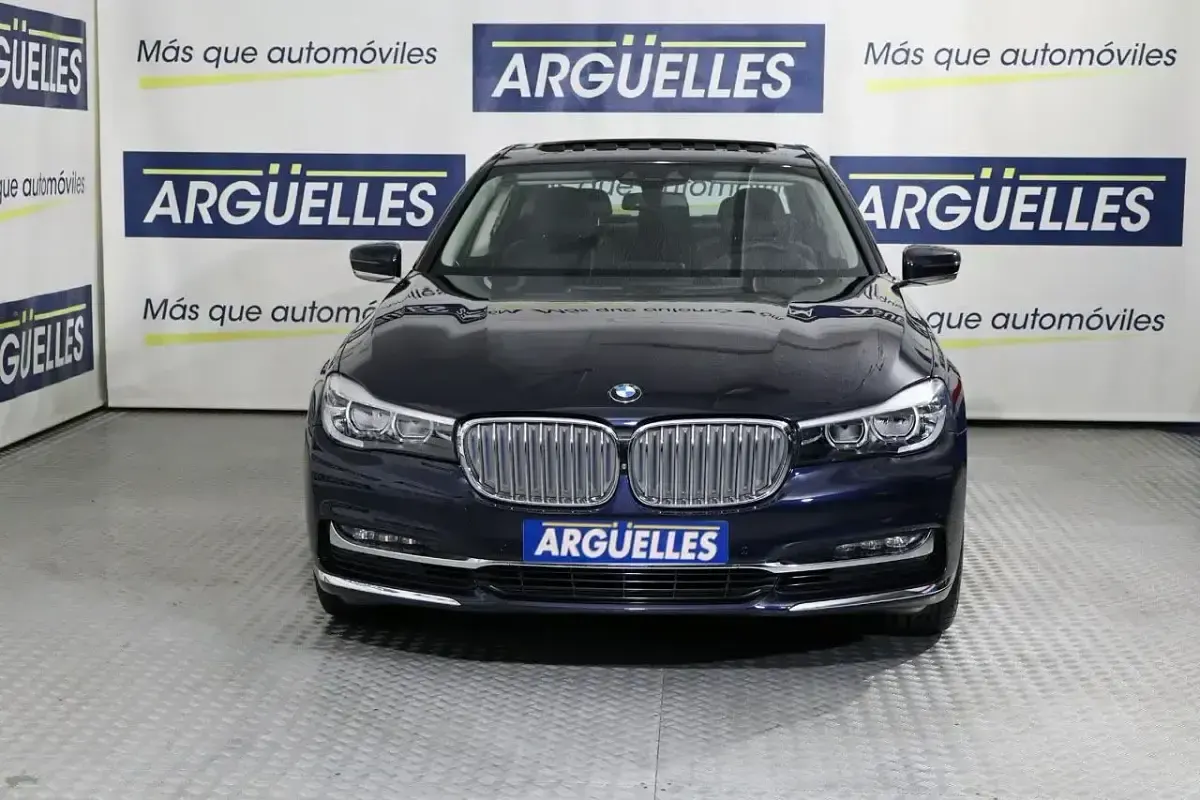Käytetty BMW 740 iPerformance 326 HP (239 kW) 2018 Sininen Sedan