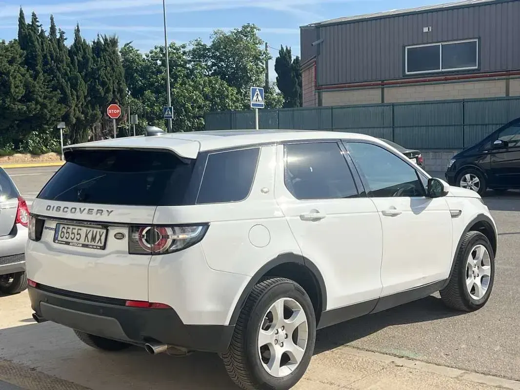 Usado Land Rover Discovery Sport HSE 150 CV (110 kW) 2018 Blanco SUV
