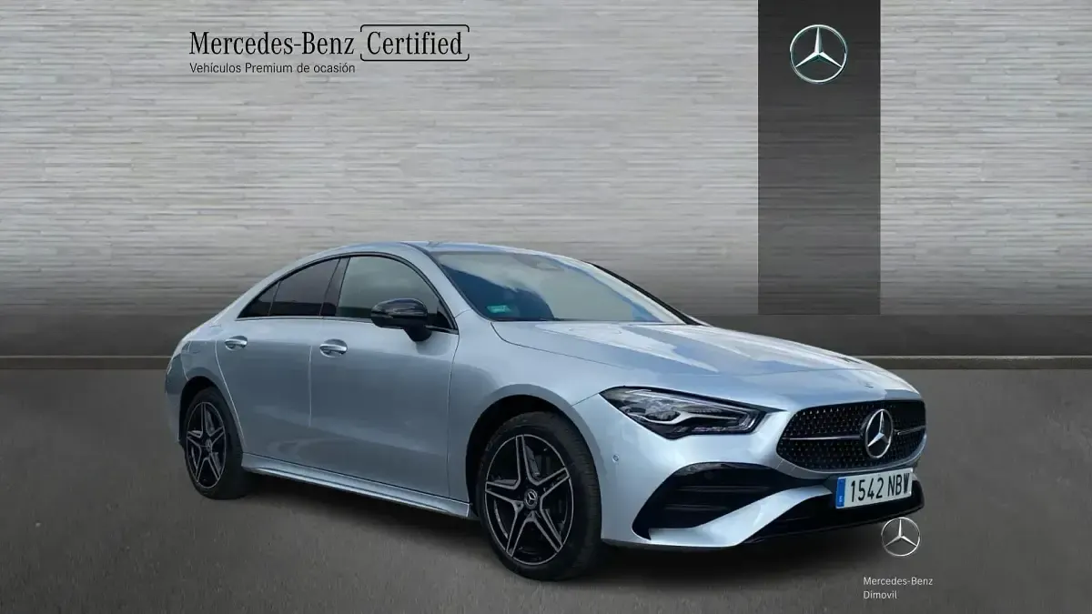 Usado Mercedes CLA250e 218 CV (160 kW) 2025 Gris / plata Coupe