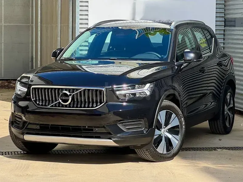 Usado Volvo XC40 Inscription 211 CV (155 kW) 2021 Negro SUV