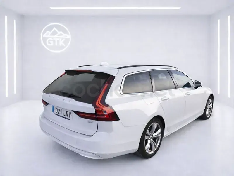 Usado Volvo V90 Momentum 197 CV (144 kW) 2021 Blanco Familiar