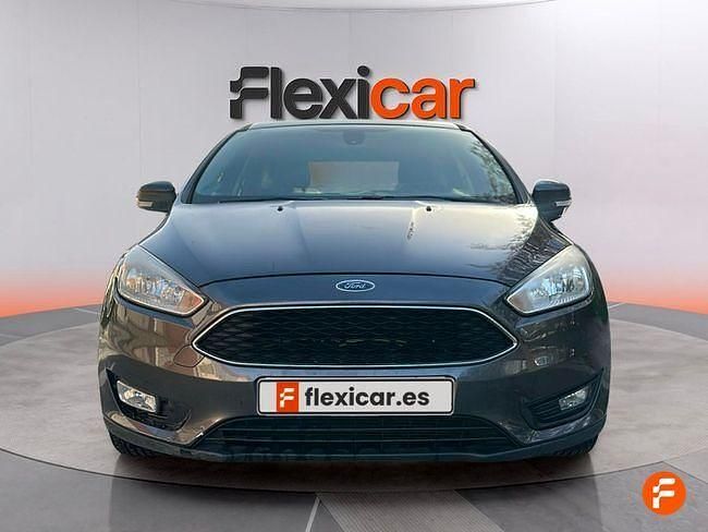 Usado Ford Focus Trend 100 CV (73 kW) 2017 Gris