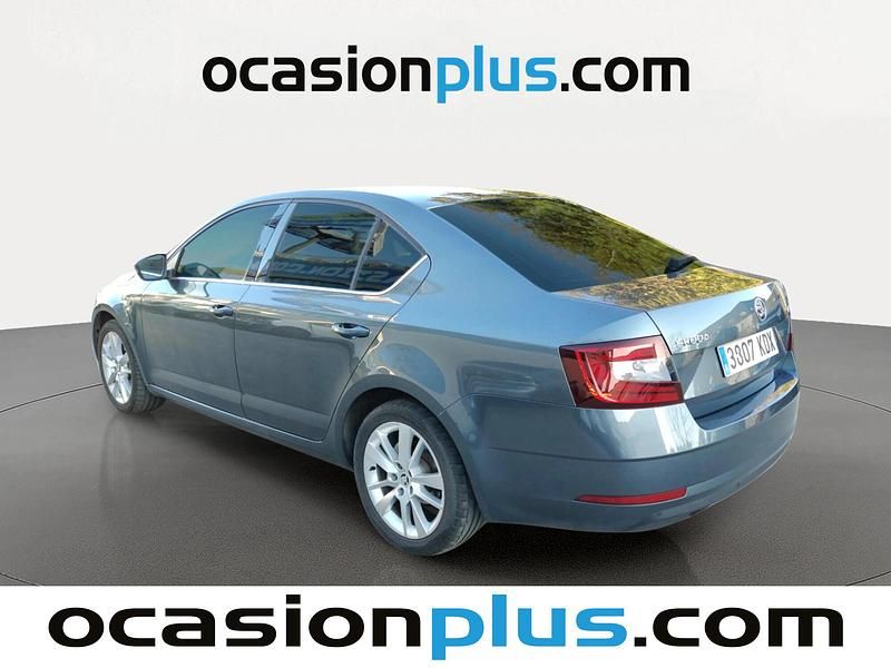 Usado Skoda Octavia 150 CV (110 kW) 2017 Gris Berlina