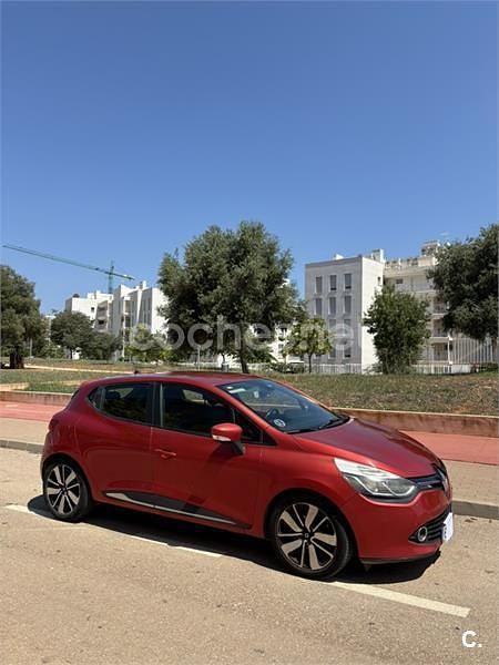 Usado Renault Clio IV Expression 90 CV (66 kW) 2015 Rojo Berlina