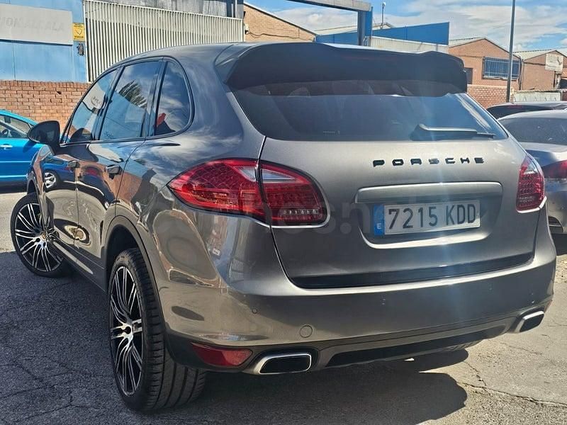 Usado Porsche Cayenne 380 CV (279 kW) 2011 Gris / plata SUV