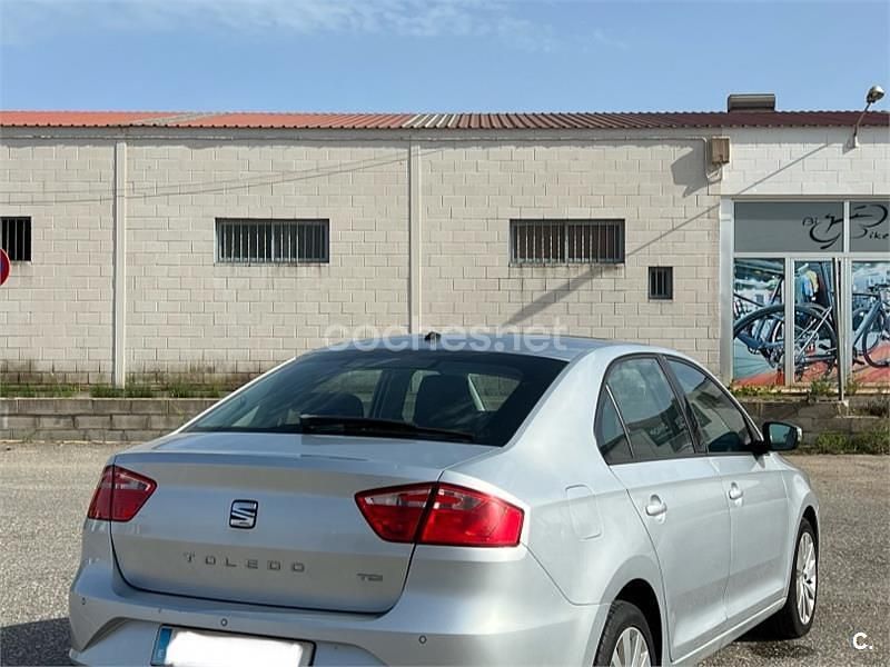 Usado Seat Toledo Style 115 CV (84 kW) 2015 Gris / plata Utilitario