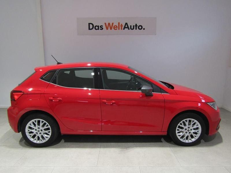 Usado Seat Ibiza XCELLENCE 110 CV (80 kW) 2022 Rojo Utilitario