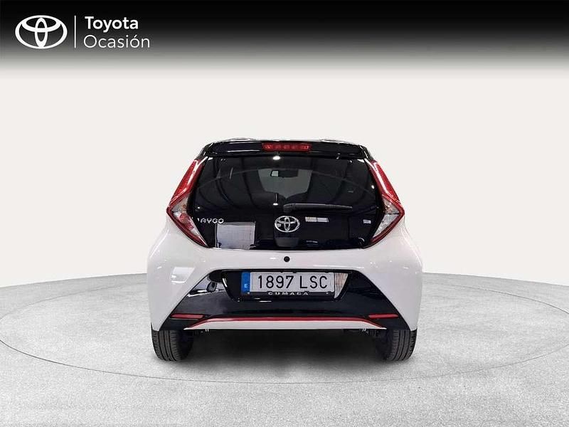Używany Toyota Aygo Sport 72 KM (52 kW) 2021 Biały Hatchback
