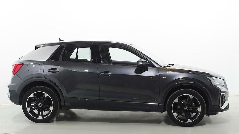Usado Audi Q2 S-Line 150 CV (110 kW) 2023 Gris SUV