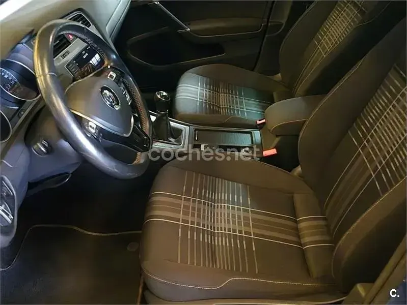 Usado VW Golf VII Advance 150 CV (110 kW) 2015 Azul Berlina