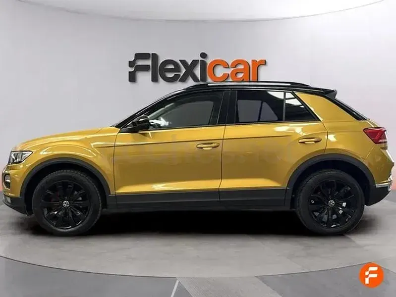 Usado VW T-Roc Advance 150 CV (110 kW) 2022 Amarillo SUV