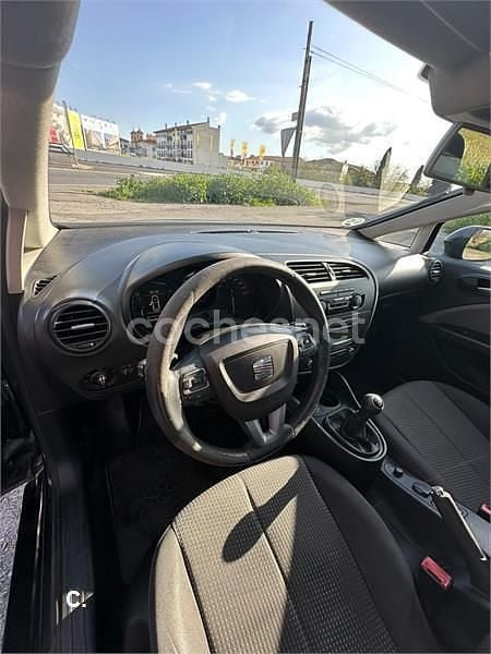 Negro Usado 2011 Seat Leon Reference Berlina | 6499 € (Precio justo) - Imagen 1/1